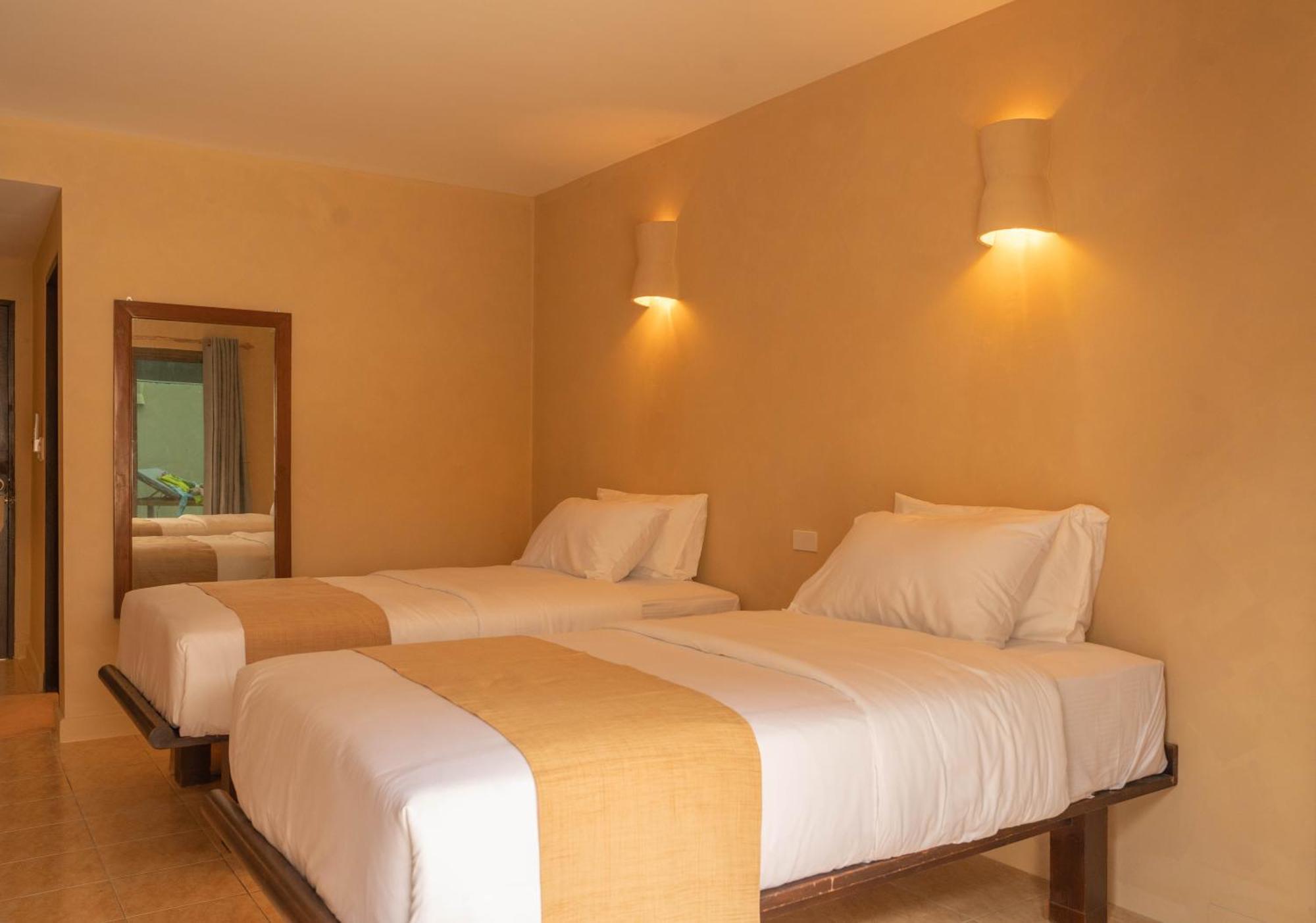 Casa Solana Hotel Patong Bagian luar foto