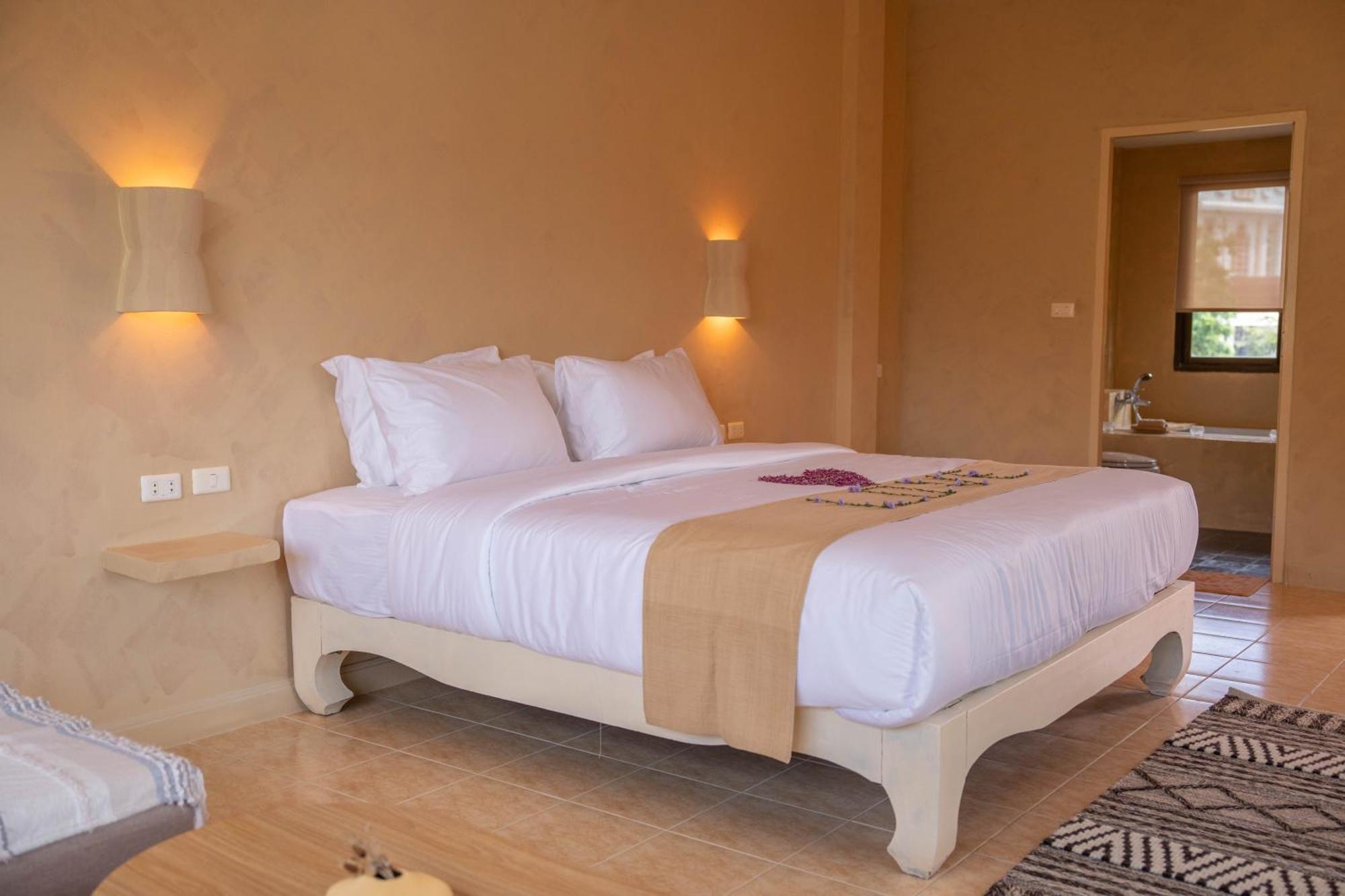 Casa Solana Hotel Patong Bagian luar foto